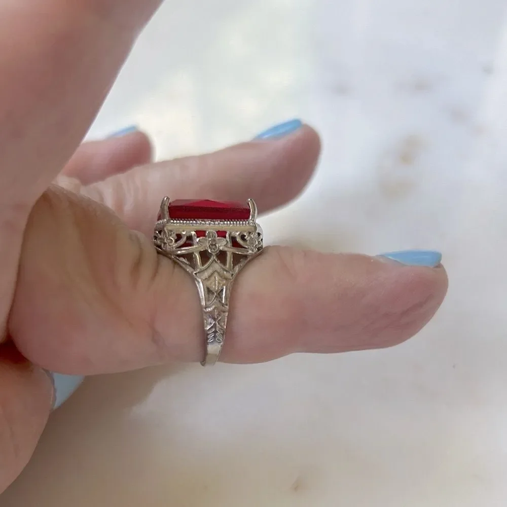 Classic Sterling Silver and‎ Red Gemstone filigree Ring size 6 - Picture 3 of 5
